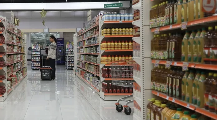 “Κλείδωσε” η λίστα για τη μείωση τιμών σε βασικά προϊόντα – Κρέατα, ζυμαρικά, γαλακτομικά, σχολικά