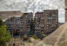 Τουλάχιστον τρεις νεκροί και πολλοί τραυματίες εξαιτίας ρωσικών πληγμάτων στην Ουκρανία
