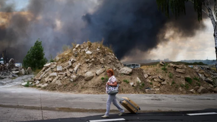 Έκκληση στους κατοίκους να εγκαταλείψουν τη Χερσώνα, φόβοι για παρατεταμένο μπλακάουτ Έκκληση στους κατοίκους να εγκαταλείψουν τη Χερσώνα, φόβοι για παρατεταμένο μπλακάουτ