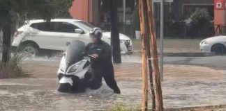 Άνοιξαν οι ουρανοί στα Γιάννενα: Δρόμοι έγιναν «ποτάμια» μέσα σε λίγα λεπτά (VIDEO)