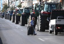 Στα ...κάγκελα οι αγρότες παρά τα μέτρα