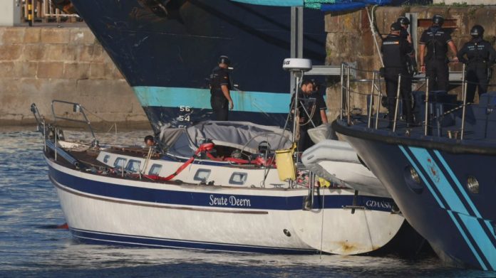 Ισπανία: Κατασχέθηκε γιοτ με πάνω από 2 τόνους κοκαΐνης – Πέντε συλλήψεις Ισπανία: Κατασχέθηκε γιοτ με πάνω από 2 τόνους κοκαΐνης - Πέντε συλλήψεις