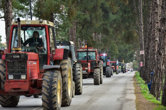 Καπούνης για εξαγγελίες Μητσοτάκη: Οι αγρότες δε βγάζουν 20.000 ευρώ, δεν έχουν μαντήλι να κλάψουν Καπούνης για εξαγγελίες Μητσοτάκη: Οι αγρότες δε βγάζουν 20.000 ευρώ, δεν έχουν μαντήλι να κλάψουν