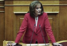 Ο χρησμός της Ντόρας περί «αλαζονείας» και τα «καλάμια» του Δ. Καιρίδη αναστάτωσαν την Ν.Δ.