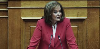 Ο χρησμός της Ντόρας περί «αλαζονείας» και τα «καλάμια» του Δ. Καιρίδη αναστάτωσαν την Ν.Δ.