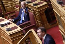 Ένταση στη Βουλή για την παρουσία Φλωρίδη στη Συνταγματική Αναθεώρηση – Την αποχώρησή του ζήτησαν Δουδωνής και…