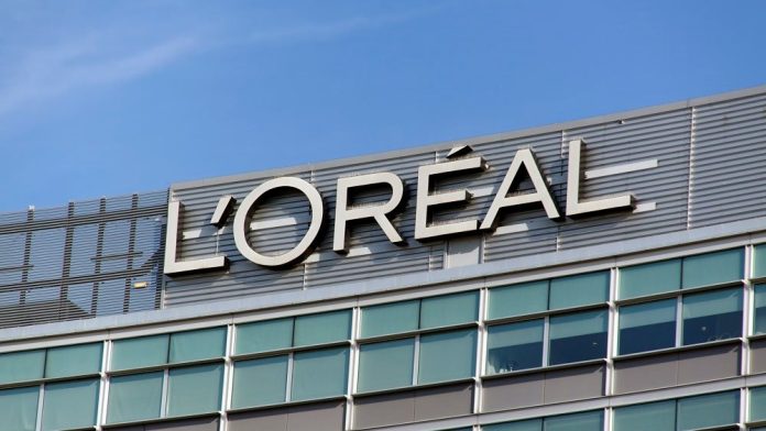 Η Αριζόνα μηνύει τη L’Oréal για φερόμενο κίνδυνο εμφάνισης καρκίνου από προϊόντα ισιωτικής μαλλιών