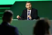 Η στρατηγική του ΠΑΣΟΚ: Να φαίνεται ότι μπορεί να πλησιάσουμε τον Τσίπρα!