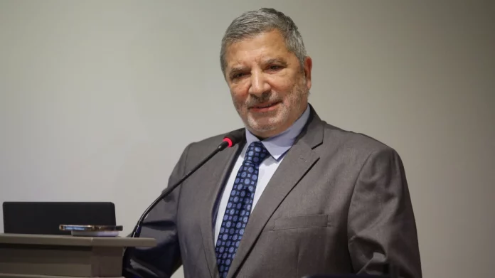 Πατούλης: Εύλογα αναπάντητα ερωτήματα για τον αιφνίδιο θάνατο του Μαζωνάκη - Σε εξέλιξη έρευνα του ΙΣΑ, ελέγχουμε την…