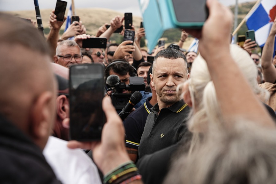 744bef1be8896352d9578d9b60241bb4_L Δεν ανησυχεί η κυβέρνηση