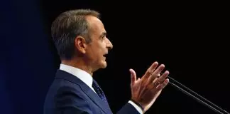 Αμηχανία Μητσοτάκη για το φόρο στο μεγάλο πλούτο