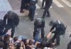 Στεγαστική κρίση στην Ισπανία: Επεισοδιακή έξωση, με δακρυγόνα, σε 87χρονη – (VIDEO) Στεγαστική κρίση στην Ισπανία: Επεισοδιακή έξωση, με δακρυγόνα, σε 87χρονη - (VIDEO)