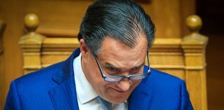 Ο Άδωνις άφησε τα…μηχανήματα πλασμαφαίρεσης και έπιασε τους… Χούθι με συμβουλές αρχισυντάκτη