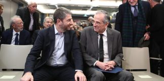 Οι «υπόγειοι δίαυλοι» ΠΑΣΟΚ – Σαμαρά