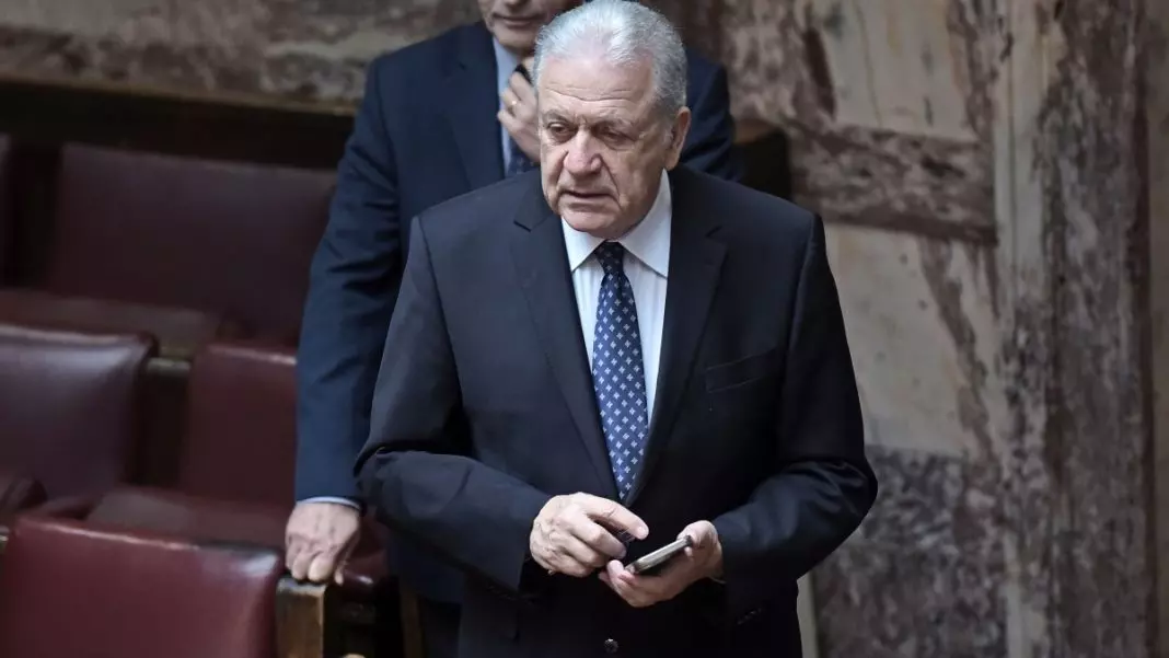 Το τηλεφώνημα Αβραμόπουλου – Κακλαμάνη και το αίτημα που απορρίφθηκε