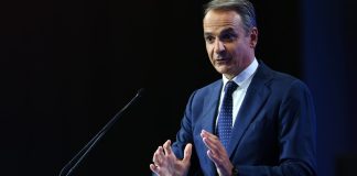 Μητσοτάκης κατά Τσίπρα από τη ΔΕΘ: «Ωραία που τα λες, μα έλα που σε ξέρω» Μητσοτάκης κατά Τσίπρα από τη ΔΕΘ: «Ωραία που τα λες, μα έλα που σε ξέρω»