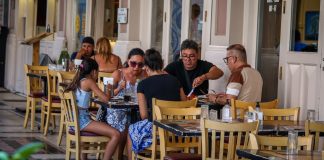 Ώρα μηδέν για την εστίαση: «Χάθηκαν» 500 εκατ. ευρώ από τον τζίρο
