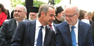 O Μητσοτάκης κάλυψε και τον Φλωρίδη O Μητσοτάκης κάλυψε και τον Φλωρίδη