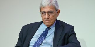 Τάσος Γιαννίτσης: Διαφθορά Τάσος Γιαννίτσης: Διαφθορά