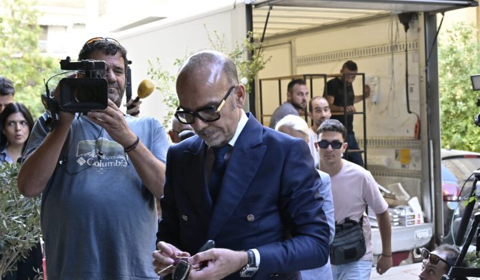 «Τσεκ απ» στο πελατολόγιο των γιατρών του Κολωνακίου και τις πλασματοαφαιρέσεις – Οι αντιφάσεις για τον θάνατο του Μαζωνάκη «Τσεκ απ» στο πελατολόγιο των γιατρών του Κολωνακίου και τις πλασματοαφαιρέσεις – Οι αντιφάσεις για τον θάνατο του…