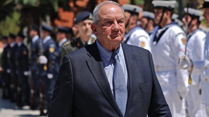 Απών ο Κ. Καραμανλής στην ομιλία Μητσοτάκη στη ΔΕΘ Απών ο Κ. Καραμανλής στην ομιλία Μητσοτάκη στη ΔΕΘ