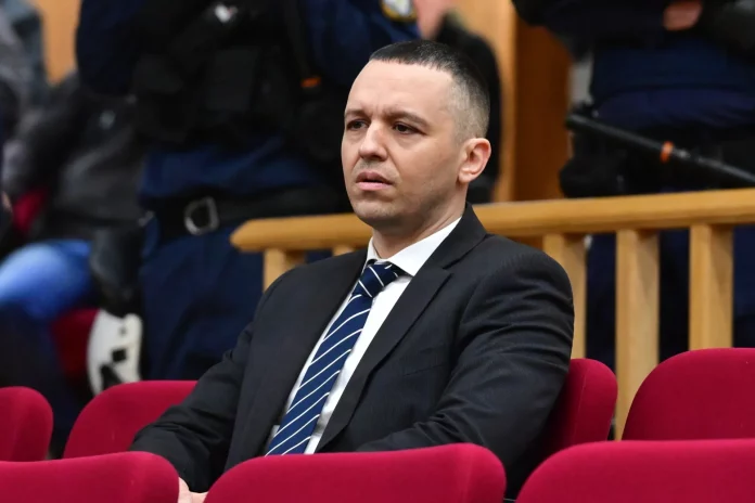 Το νομικό κώλυμα και ο Κασιδιάρης