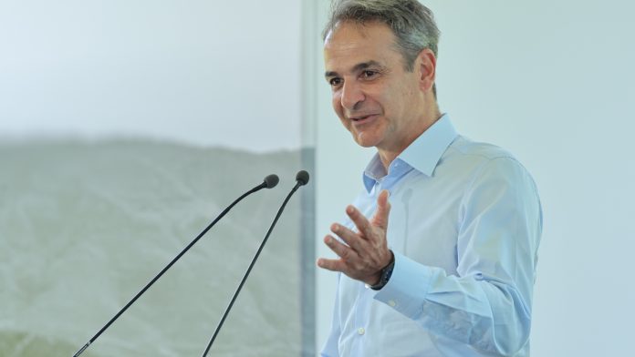 Κ. Μητσοτάκης, ο «ψαλιδοχέρης» έως τις εκλογές