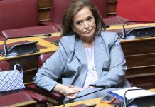 Ντόρα Μπακογιάννη: Το «μυθιστόρημα» της ζωής της γίνεται βιβλίο και τα «καρφιά» για τους αλαζόνες υπουργούς