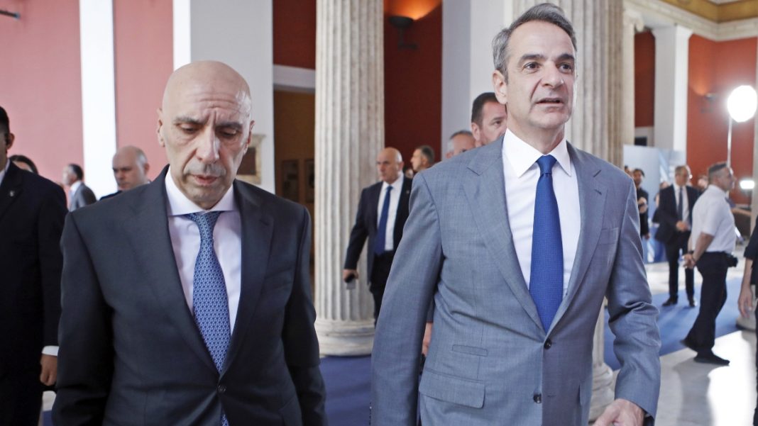«Ζήσε Μάη μου»: Ο πρώην chief of staff του Μαξίμου αποδομεί τα μέτρα Μητσοτάκη
