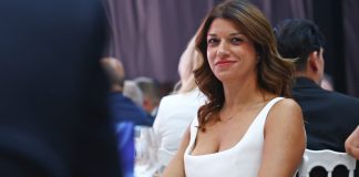 Η Νοτοπούλου, το «φλερτ» με Τσίπρα που αργεί και η «SynaptiK» Η Νοτοπούλου, το «φλερτ» με Τσίπρα που αργεί και η «SynaptiK»