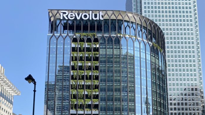 Στο μάτι του κυκλώνα η Revolut: Χάκερς ζητούν 3 εκατομμύρια για να μη δημοσιοποιήσουν στοιχεία πελατών