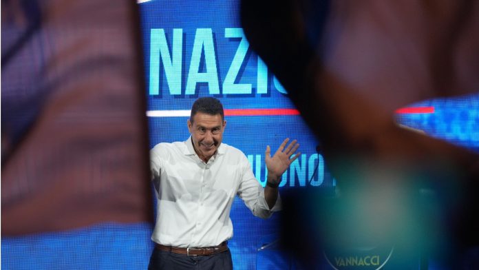 Ιταλία: Ο πρώην στρατηγός που «απειλεί» την κυριαρχία στη Μελόνι από (ακόμα πιο) δεξιά Ιταλία: Ο πρώην στρατηγός που «απειλεί» την κυριαρχία στη Μελόνι από (ακόμα πιο) δεξιά