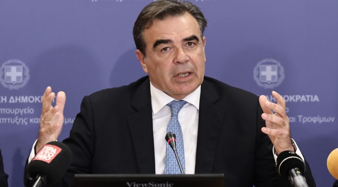 Μαργαρίτης Σχοινάς: Σφαίρες