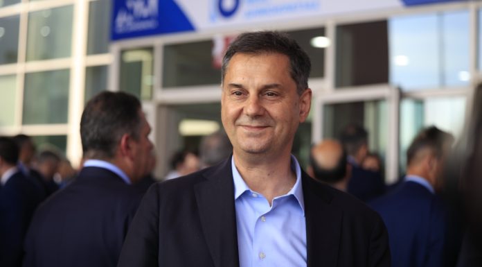 Χάρης Θεοχάρης: Κακομοιριές Χάρης Θεοχάρης: Κακομοιριές