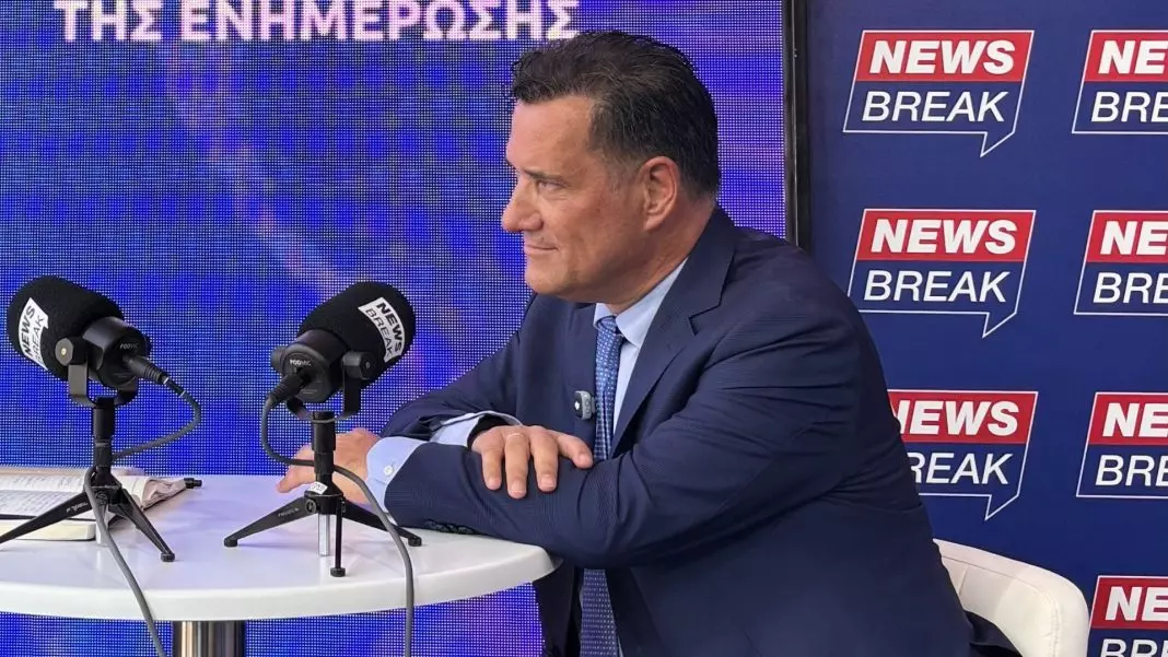 Untitled-design-13 Άδωνις Γεωργιάδης στο Newsbreak: «Έχουμε περισσότερους γιατρούς από όσους χρειαζόμαστε»