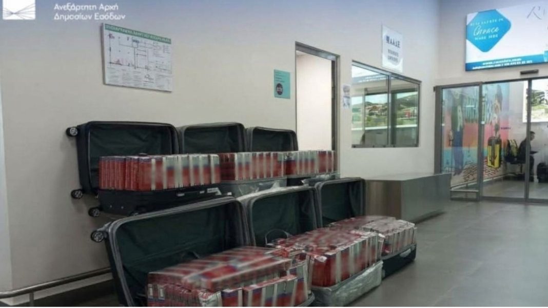 Μύκονος: 120.000 λαθραία τσιγάρα και 4,5 κιλά καπνού ναργιλέ κατέσχεσε η ΑΑΔΕ