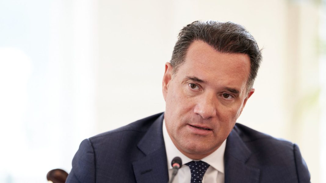 adonis-georgiadis Έμμεση απάντηση Γεωργιάδη στις αιχμές Μπακογιάννη για υπουργούς που «καβάλησαν το καλάμι»