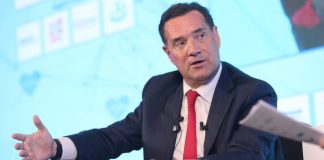 Ένταση στον αέρα του MEGA μεταξύ Γεωργιάδη, Βούλγαρη και Χασαπόπουλου: «Δεν ντρέπεστε λίγο;» Ένταση στον αέρα του MEGA μεταξύ Γεωργιάδη, Βούλγαρη και Χασαπόπουλου: «Δεν ντρέπεστε λίγο;»