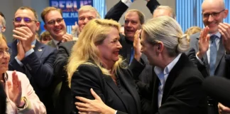 Η Μόσχα πανηγυρίζει για το AfD: «Η Γερμανία ξύπνησε» Η Μόσχα πανηγυρίζει για το AfD: «Η Γερμανία ξύπνησε»