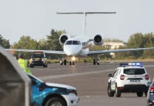 Με αεροπλάνο της σερβικής κυβέρνησης έφτασε στο Βελιγράδι η σορός του Ράτκο Μλάντιτς Με αεροπλάνο της σερβικής κυβέρνησης έφτασε στο Βελιγράδι η σορός του Ράτκο Μλάντιτς