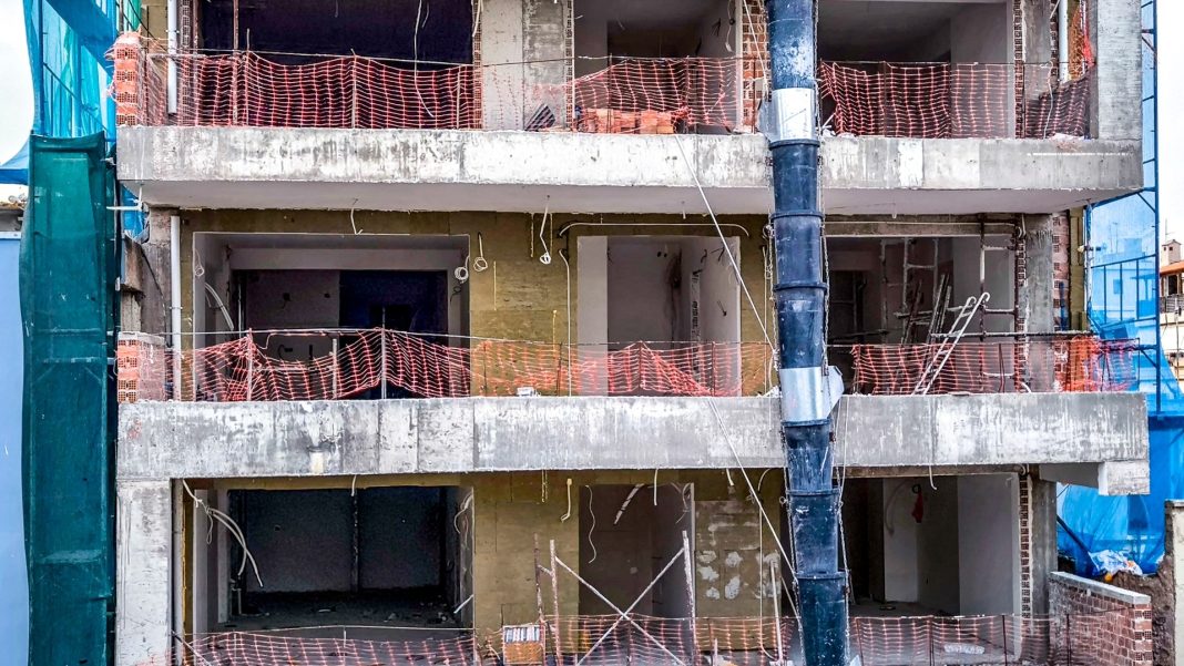 Ακίνητα: «Μάχη» για τα φθηνά σπίτια – Έως 42 φορές μεγαλύτερη η ζήτηση στα χαμηλά ενοίκια