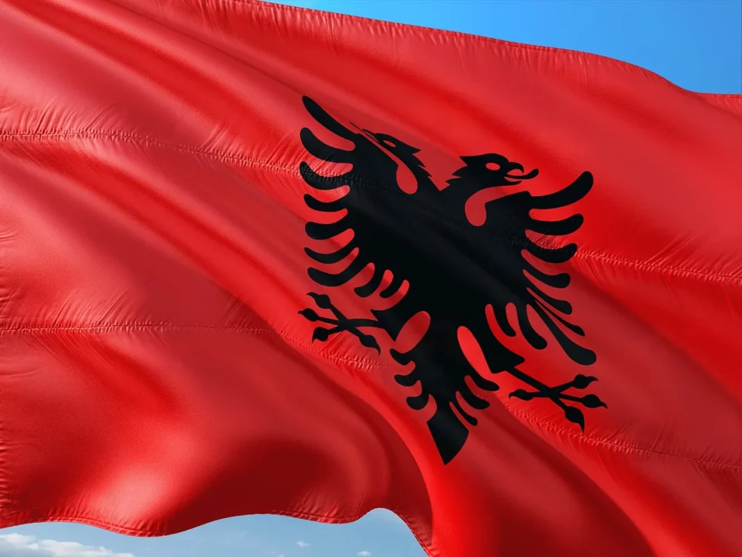 Αλβανία: Ένταλμα σύλληψης για την επικεφαλής της υπηρεσίας πληροφοριών