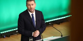 ΠΑΣΟΚ: Αιχμές για τη δημοσκόπηση της GPO – «Το σύστημα Μητσοτάκη προσπαθεί να διασώσει τον εκλεκτό του, τον Τσίπρα» ΠΑΣΟΚ: Αιχμές για τη δημοσκόπηση της GPO – «Το σύστημα Μητσοτάκη προσπαθεί να διασώσει τον εκλεκτό του, τον Τσίπρα»