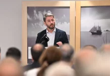 Καρφιά Ανδρουλάκη για Τσίπρα: Δεν ψάχνει ο λαός Μεσσίες, εργάτες ψάχνει Καρφιά Ανδρουλάκη για Τσίπρα: Δεν ψάχνει ο λαός Μεσσίες, εργάτες ψάχνει