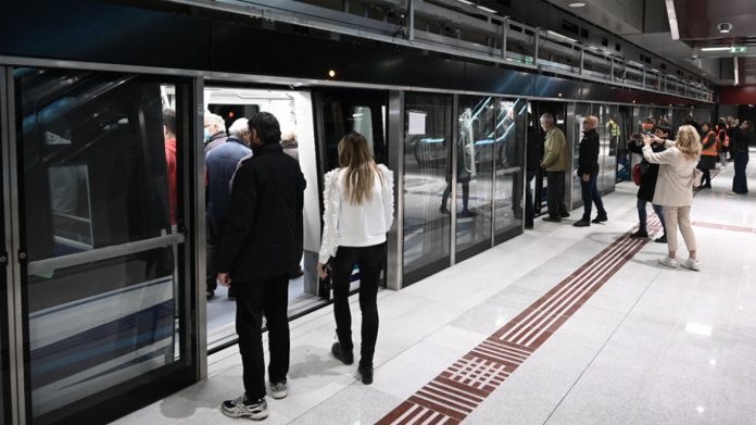 Μετρό Θεσσαλονίκης: Τα εγκαίνια τελείωσαν, τα προβλήματα όμως συνεχίζονται