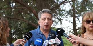 Ασλανίδης στη δίκη για τα Τεμπη: «Δεν ψάχνουμε αόρατα φορτία, ψάχνουμε τον λόγο που κάηκαν τα παιδιά μας – Πήραμε…