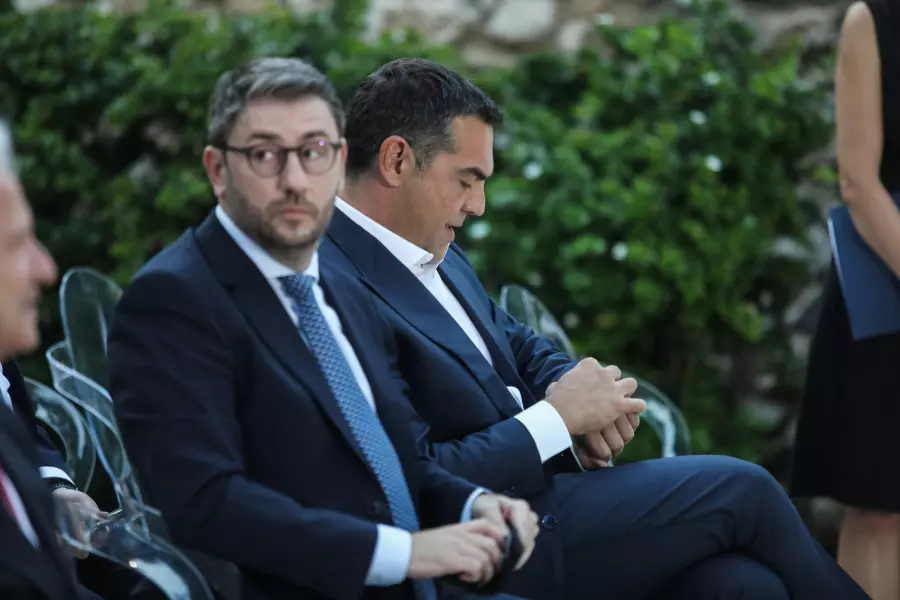 bb56b62de9d252fb013b854d20b70e49_L Βγήκαν «μαχαίρια» ανάμεσα στην ΕΛΑΣ και στο ΠΑΣΟΚ: Οι «μεταγραφές» και οι δημοσκοπήσεις προκαλούν εντάσεις