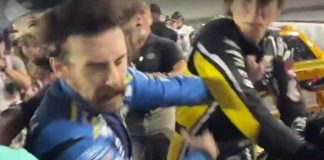 NASCAR: Δύο οδηγοί μετέτρεψαν σε ρινγκ τα pits – Έριξαν μπουνιές και κλωτσιές – (VIDEO)