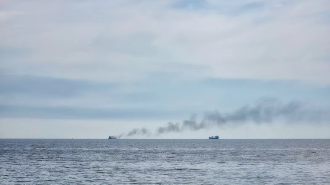 black_sea_ships Η Ρωσία επιτέθηκε σε εμπορικό πλοίο στη Μαύρη Θάλασσα, νεκρός ο Ουκρανός καπετάνιος