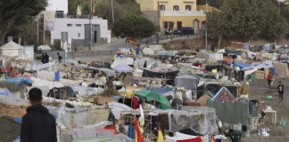 Θέουτα: Η Ισπανία είχε προειδοποιηθεί πριν από την εισβολή 80.000 παράνομων μεταναστών